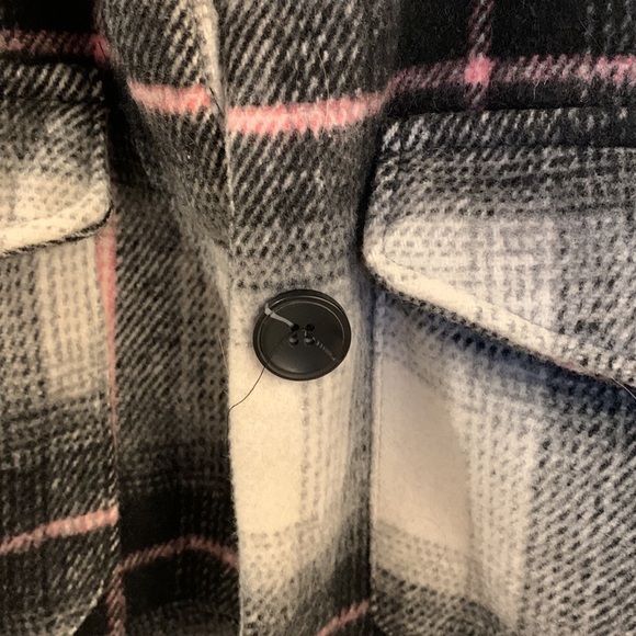 NWT Miss Selfie Oversized Shacket M – Grey Pink Plaid Button Jacket Casual Cozy - Picture 9 of 15